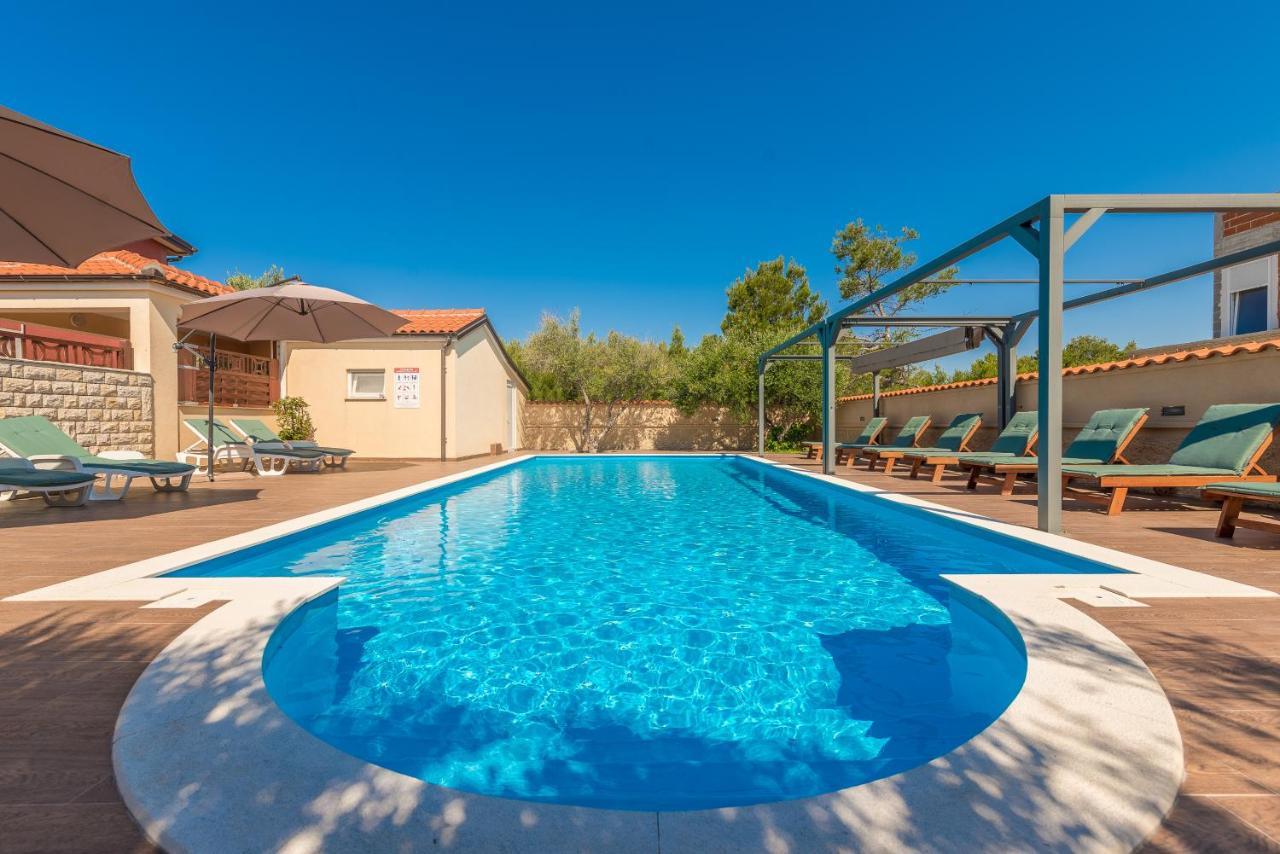 Villa Mare Apartments Vir Exterior foto
