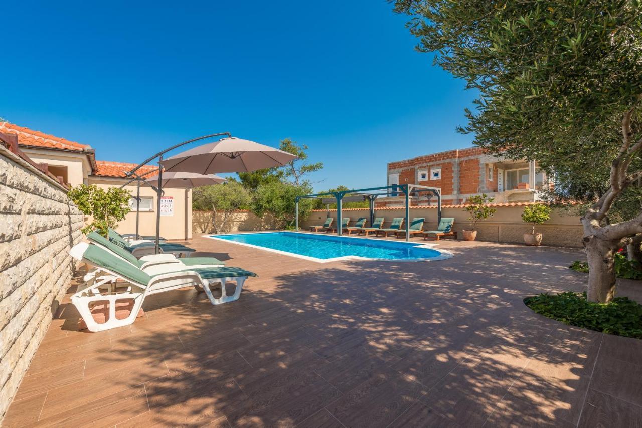 Villa Mare Apartments Vir Exterior foto