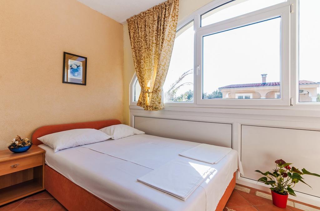 Villa Mare Apartments Vir Exterior foto