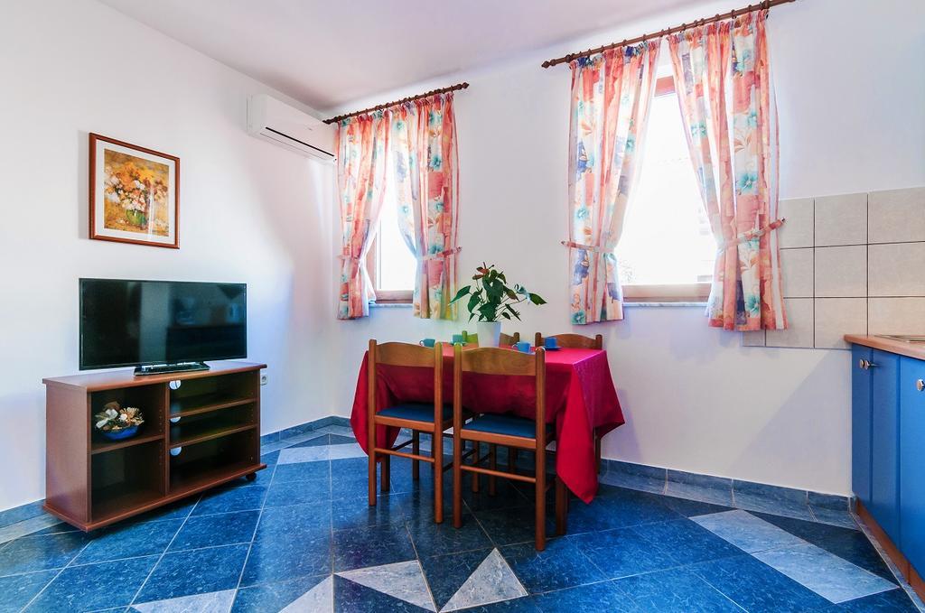 Villa Mare Apartments Vir Exterior foto