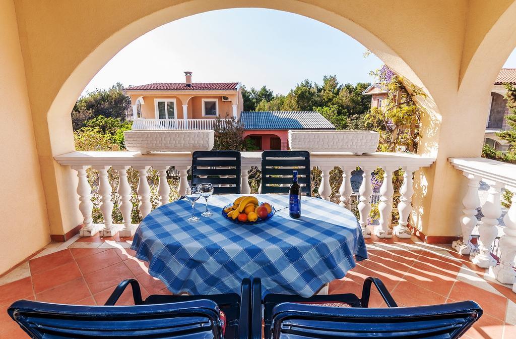 Villa Mare Apartments Vir Exterior foto